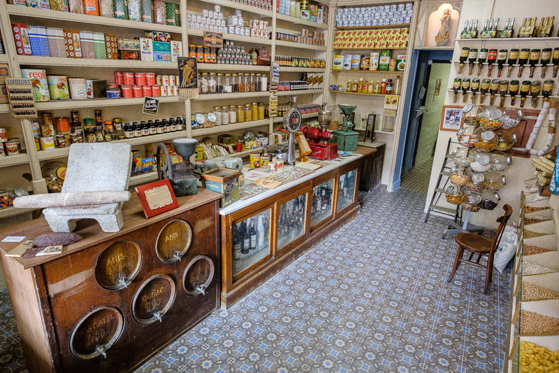 Antique shops in Calaf